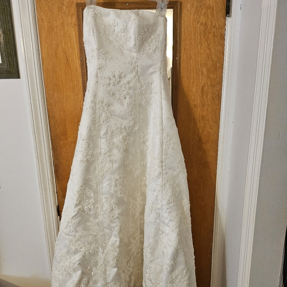 Wedding gown